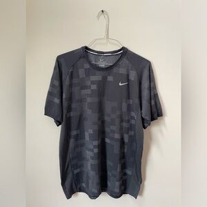 NIKE MENS SIZE XL Black Running Dri Fit Knit Shirt